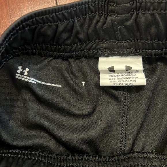 Under Armour shorts - Picture 3 of 4